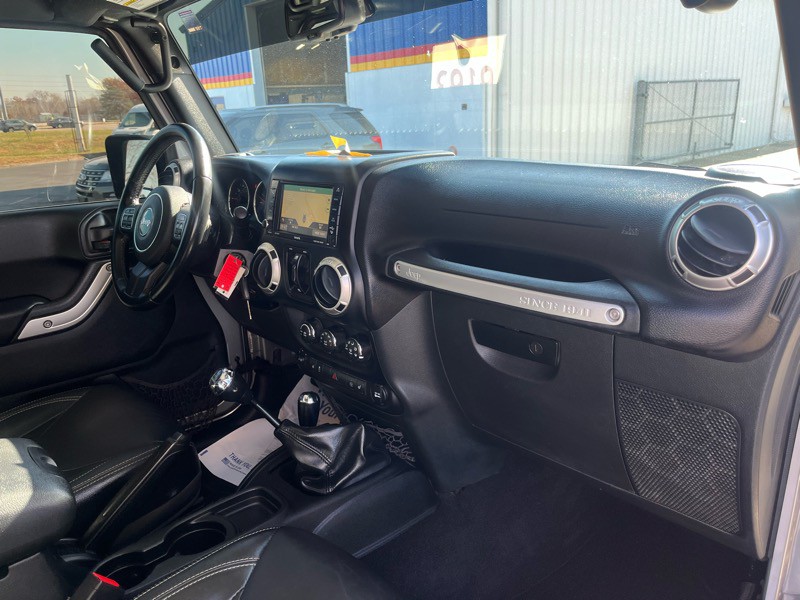 2017 Jeep Wrangler Image 9