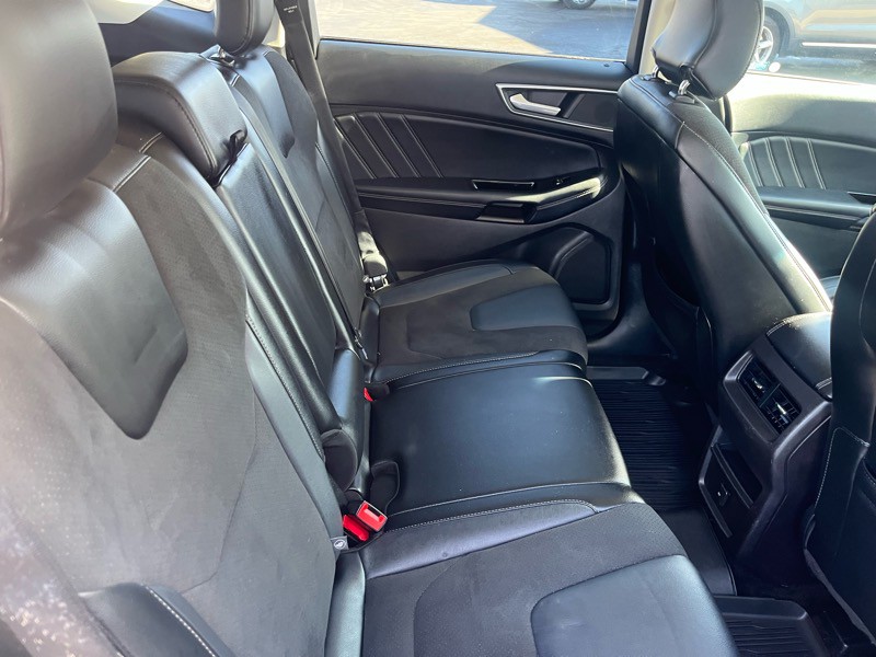 2018 Ford Edge Image 13