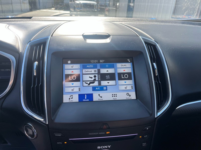 2018 Ford Edge Image 17