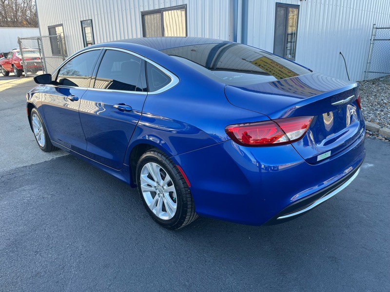 2015 Chrysler 200 Image 7