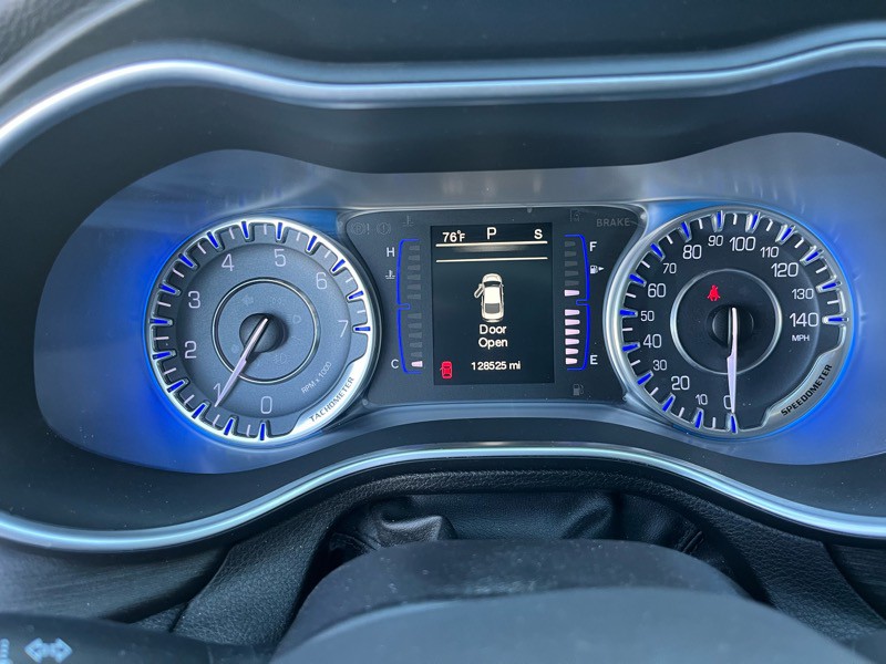 2015 Chrysler 200 Image 17