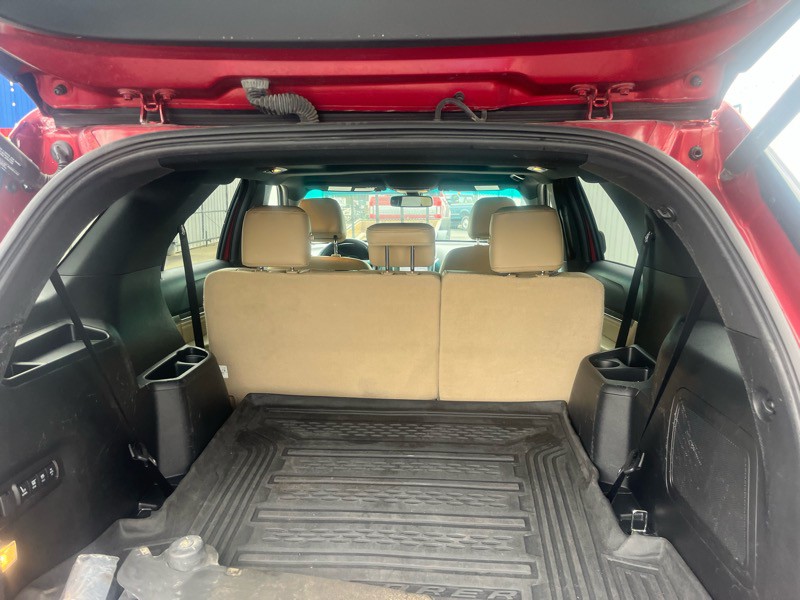 2016 Ford Explorer Image 8