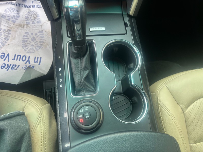 2016 Ford Explorer Image 18