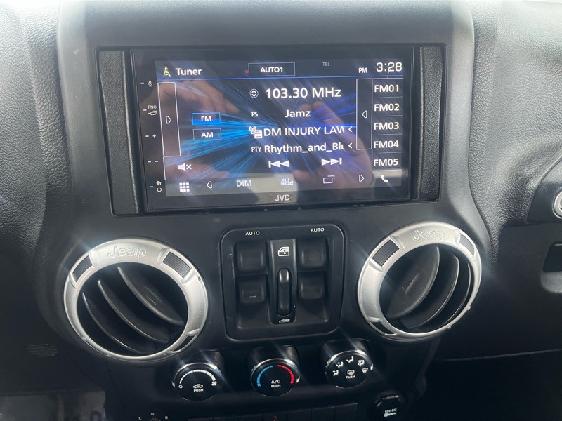 2014 Jeep Wrangler Image 16