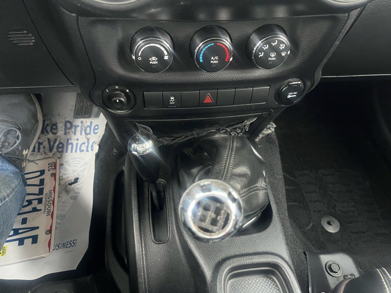 2014 Jeep Wrangler Image 17