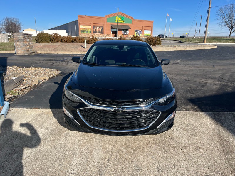 2019 Chevrolet Malibu Image 3