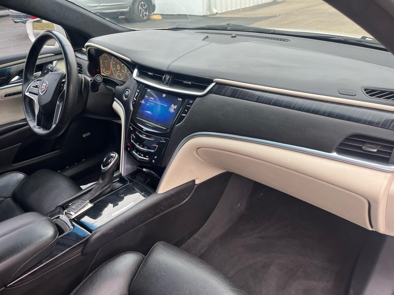 2013 Cadillac XTS Image 8