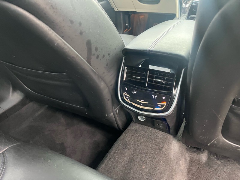 2013 Cadillac XTS Image 13