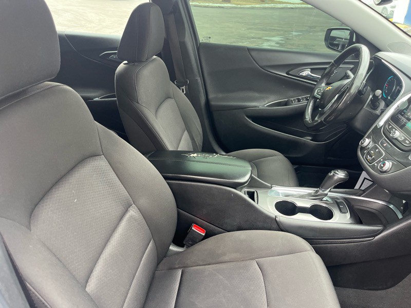 2018 Chevrolet Malibu Image 9