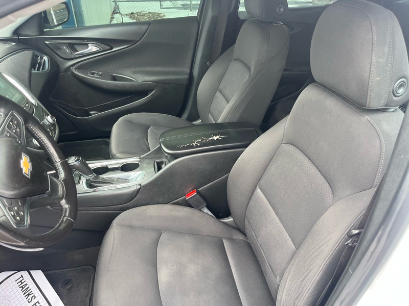 2018 Chevrolet Malibu Image 14