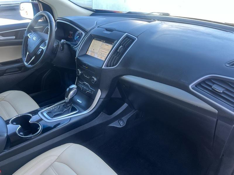 2018 Ford Edge Image 9