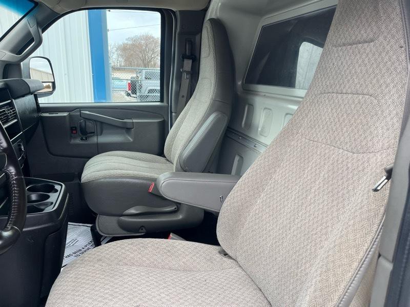 2021 Chevrolet Express Image 16