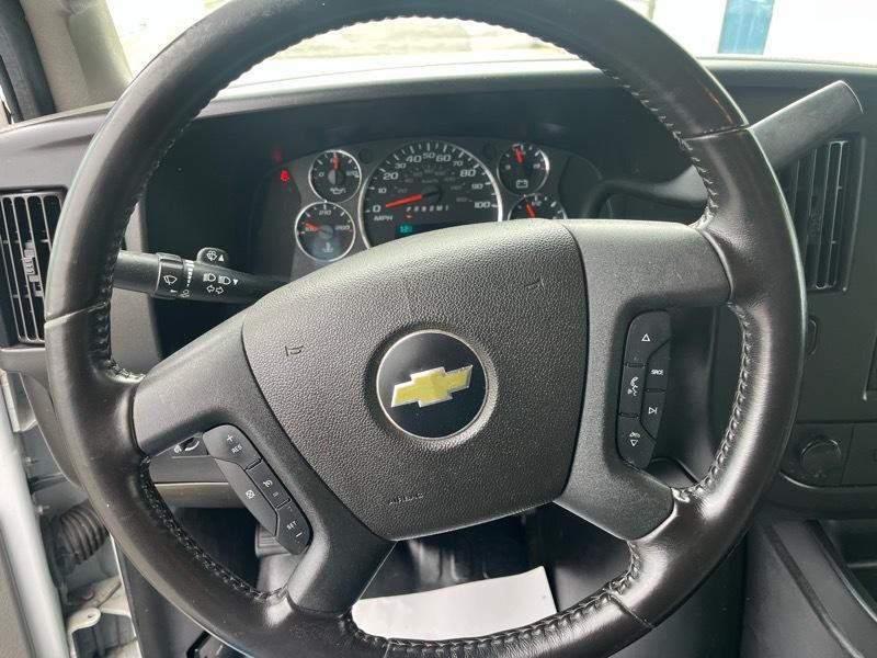 2021 Chevrolet Express Image 20