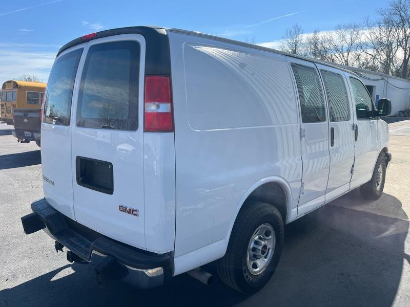 2021 Chevrolet Express Image 3