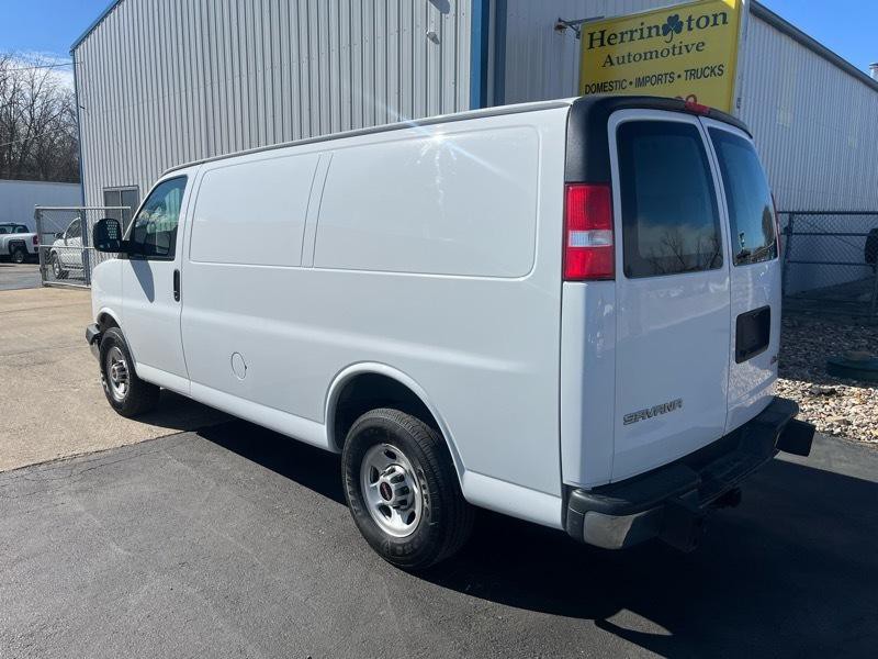 2021 Chevrolet Express Image 7