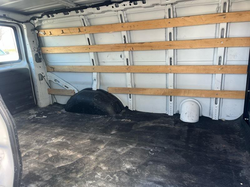 2021 Chevrolet Express Image 9