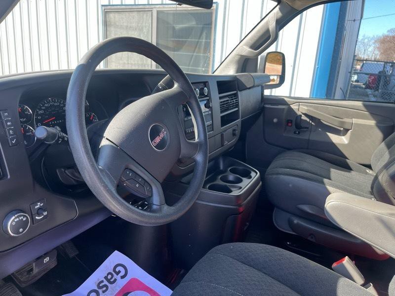 2019 GMC Savana Image 13