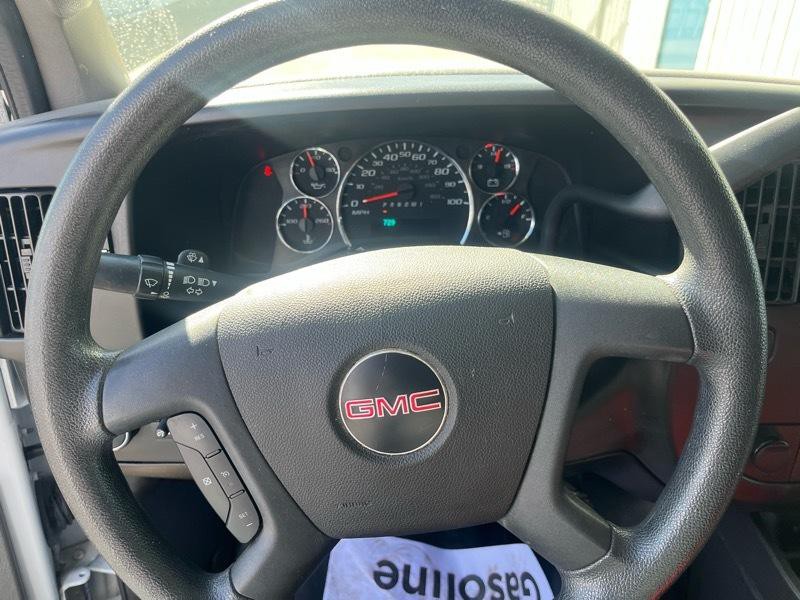 2019 GMC Savana Image 18