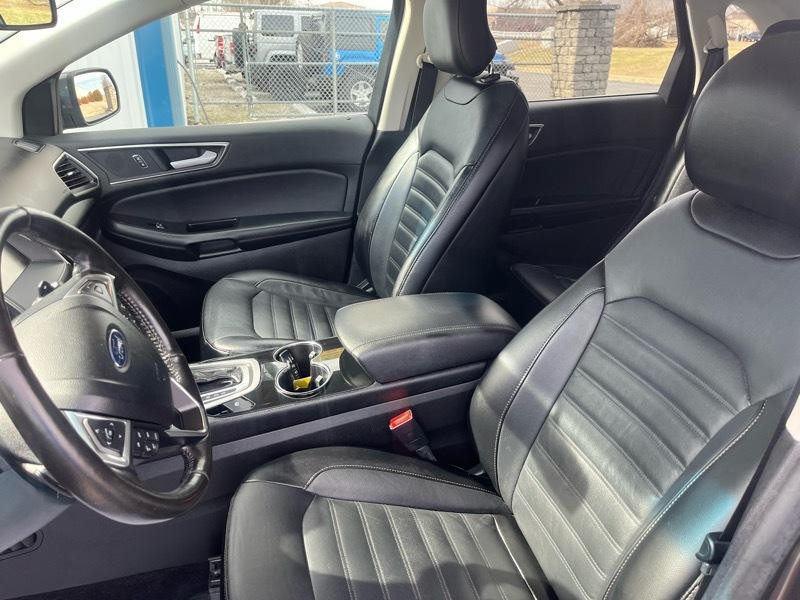 2015 Ford Edge Image 16