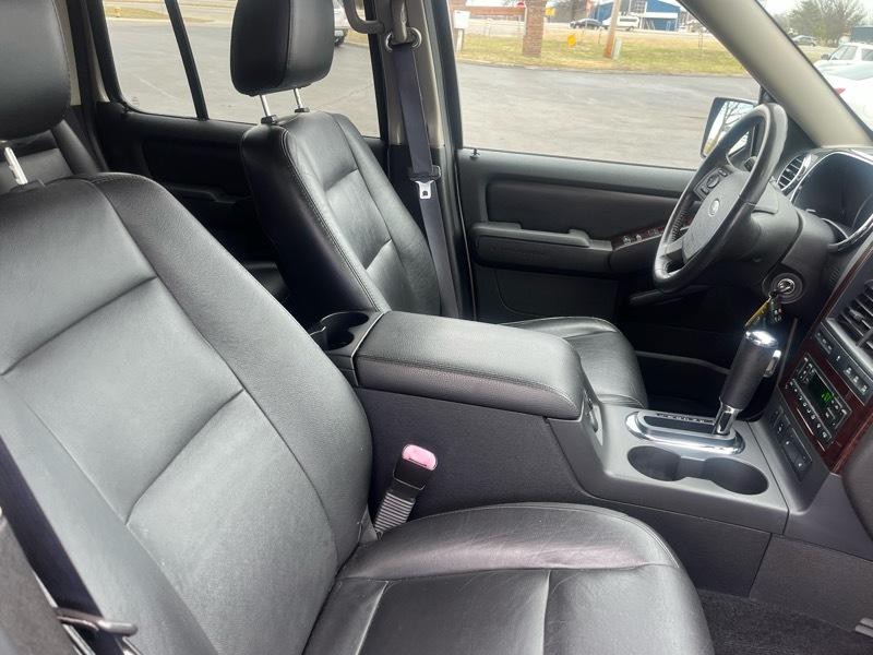 2007 Ford Explorer Image 9