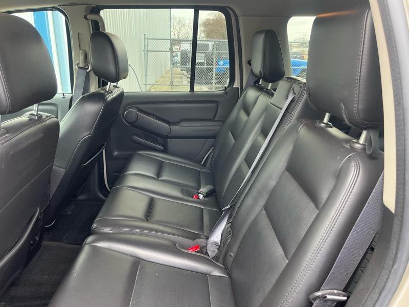 2007 Ford Explorer Image 13