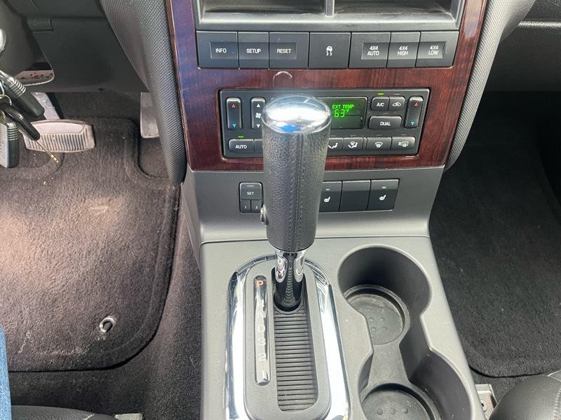 2007 Ford Explorer Image 17