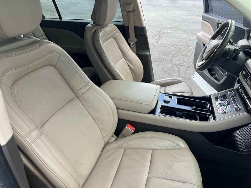 2020 Lincoln Aviator Image 10