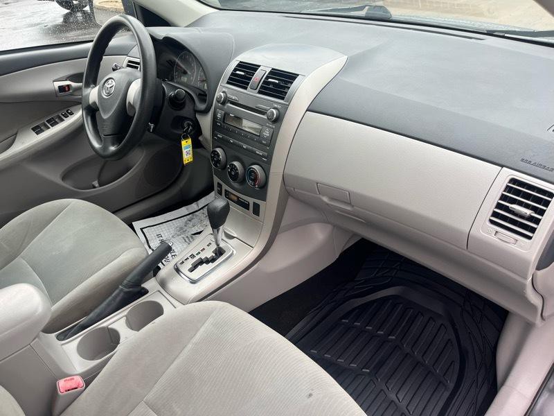2011 Toyota Corolla Image 8