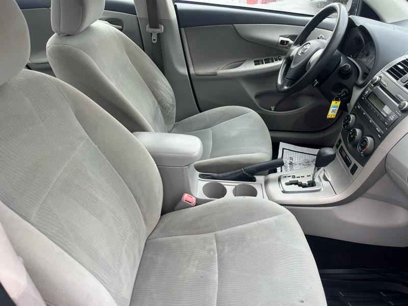 2011 Toyota Corolla Image 9