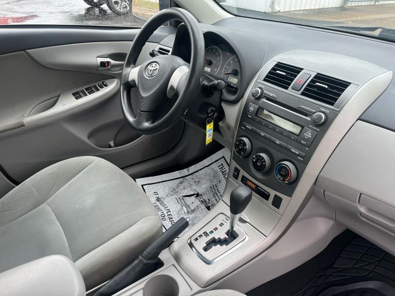 2011 Toyota Corolla Image 10