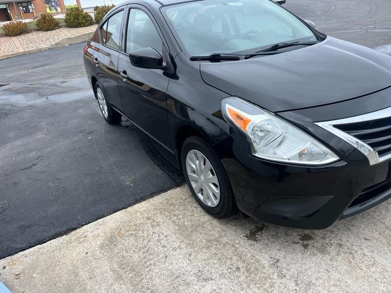 2018 Nissan Versa Image 4