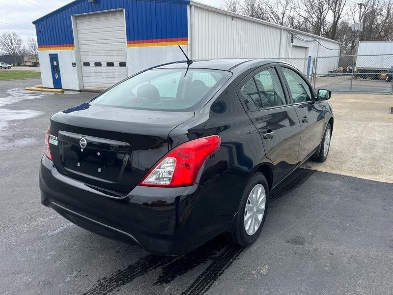 2018 Nissan Versa Image 5
