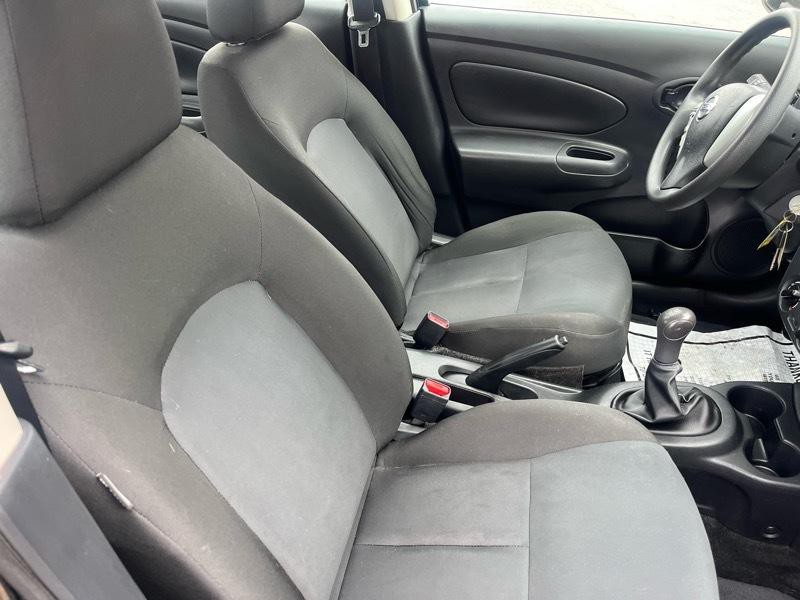 2018 Nissan Versa Image 9