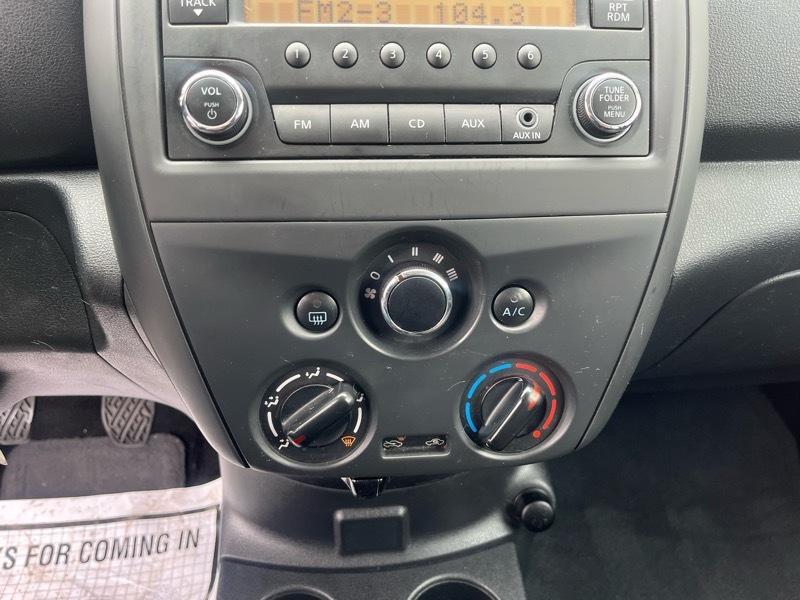 2018 Nissan Versa Image 16