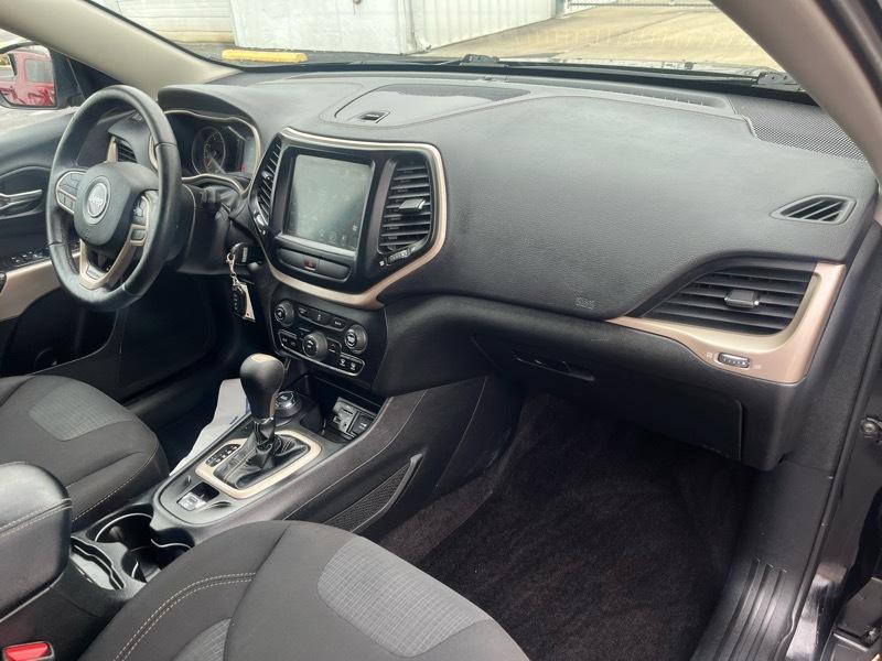 2017 Jeep Cherokee Image 9
