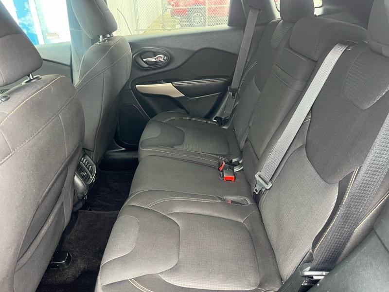 2017 Jeep Cherokee Image 13