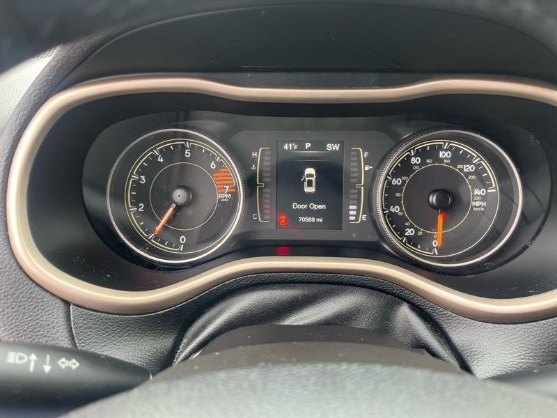 2017 Jeep Cherokee Image 17