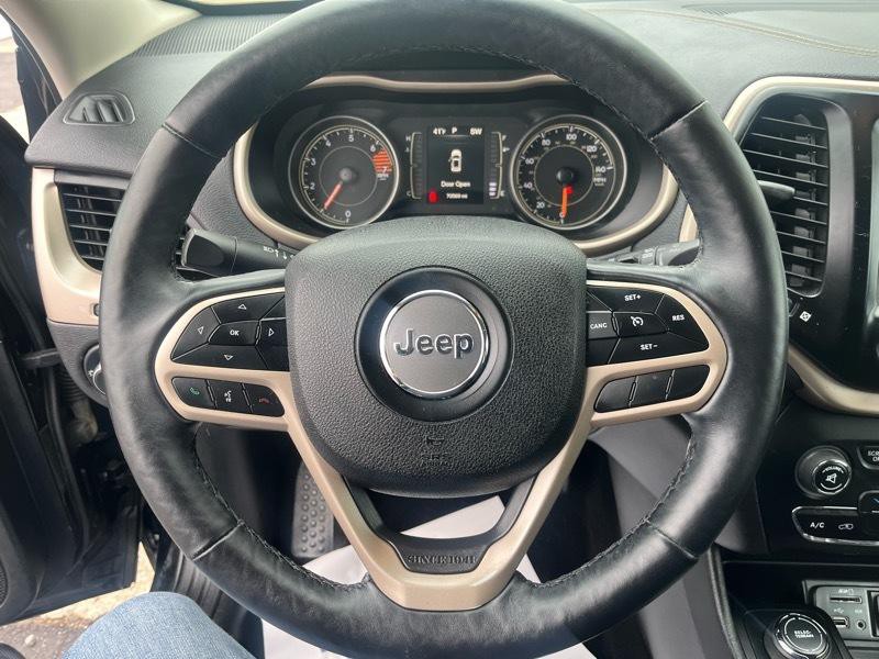 2017 Jeep Cherokee Image 18