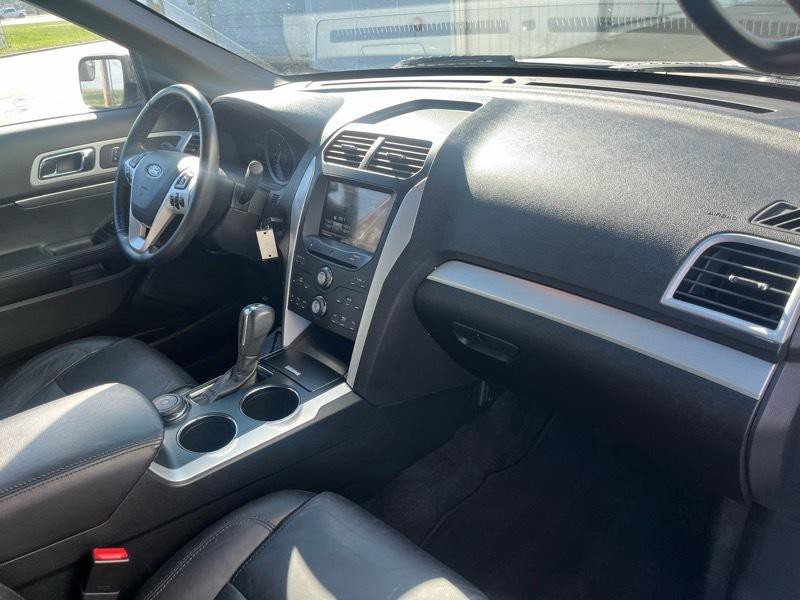 2011 Ford Explorer Image 9