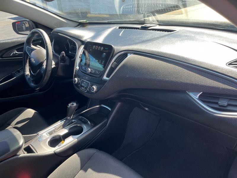 2016 Chevrolet Malibu Image 8