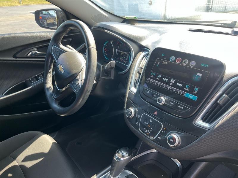 2016 Chevrolet Malibu Image 10