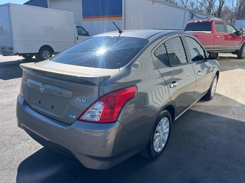 2016 Nissan Versa Image 5