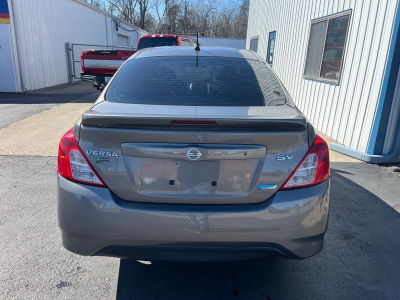 2016 Nissan Versa Image 6
