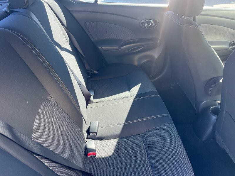 2016 Nissan Versa Image 11