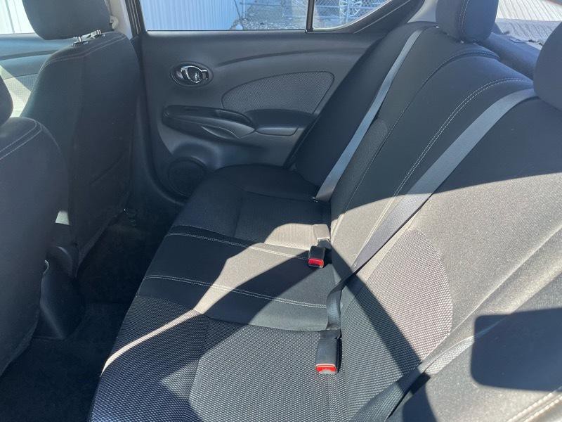 2016 Nissan Versa Image 12