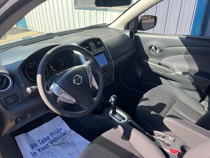 2016 Nissan Versa Image 13