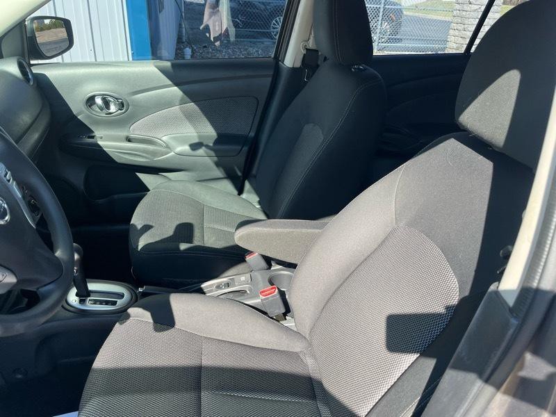 2016 Nissan Versa Image 14