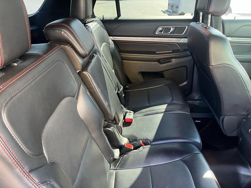 2016 Ford Explorer Image 12