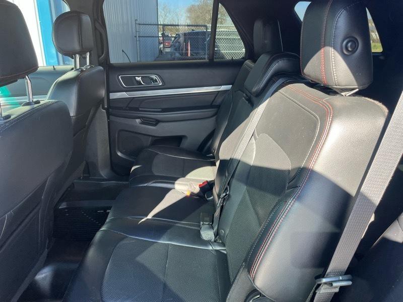 2016 Ford Explorer Image 14