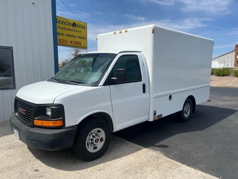 2013 GMC Savana Image 2